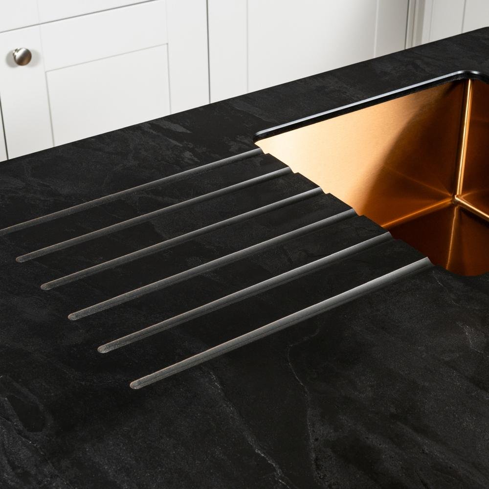 Black Moon Compact Sample 